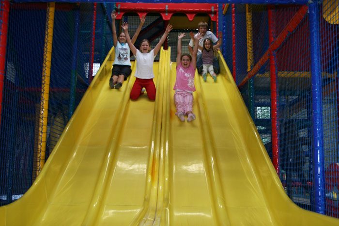 Riesenrutsche im Indoorspielplatz Friedolins Spielparadies in Edewecht